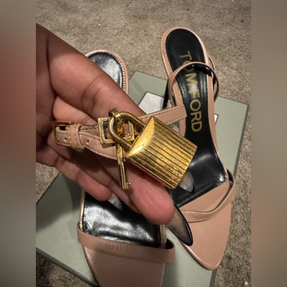 Tom Ford Nude Heels - Picture 6 of 9